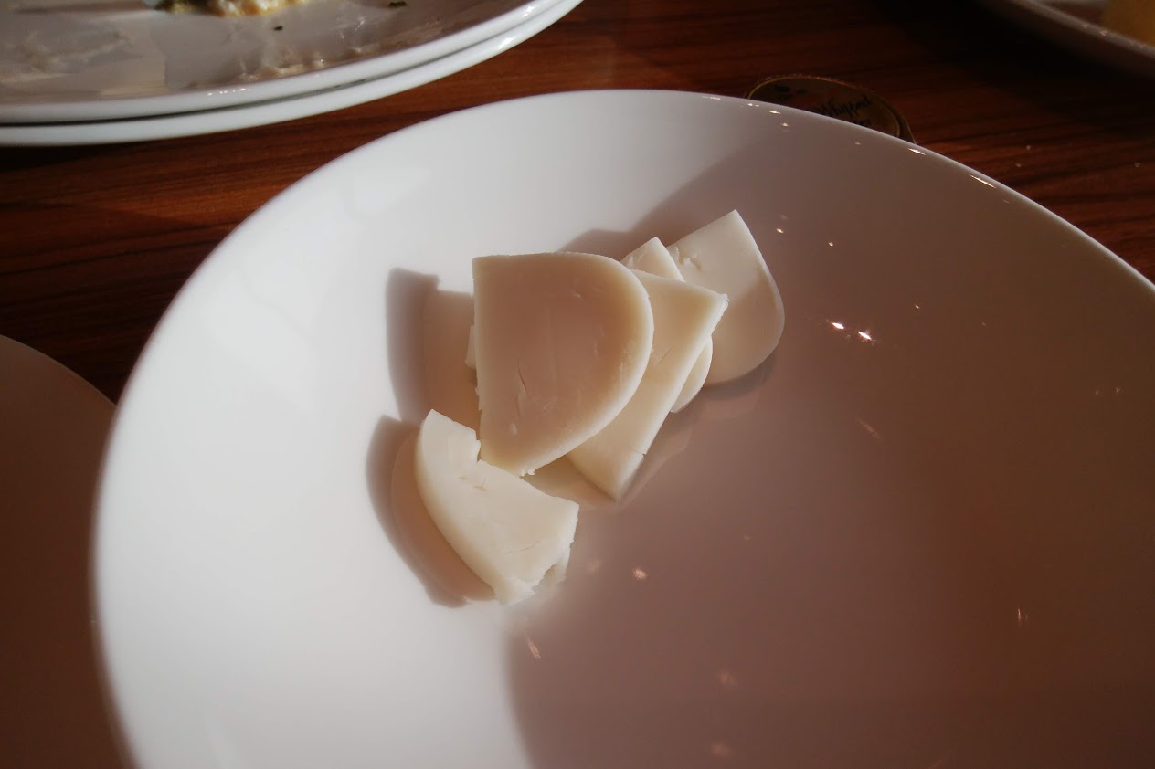 リーベルホテル アット ユニバーサル・スタジオ・ジャパンのDining BRICKSIDEの朝食乳製品不使用のチーズ風