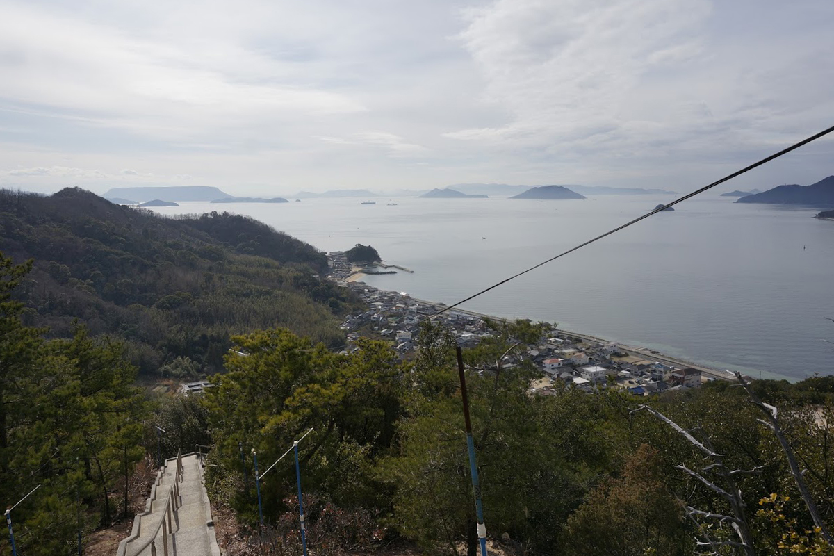 小豆島小瀬地区重岩不動山への階段から見る瀬戸内海