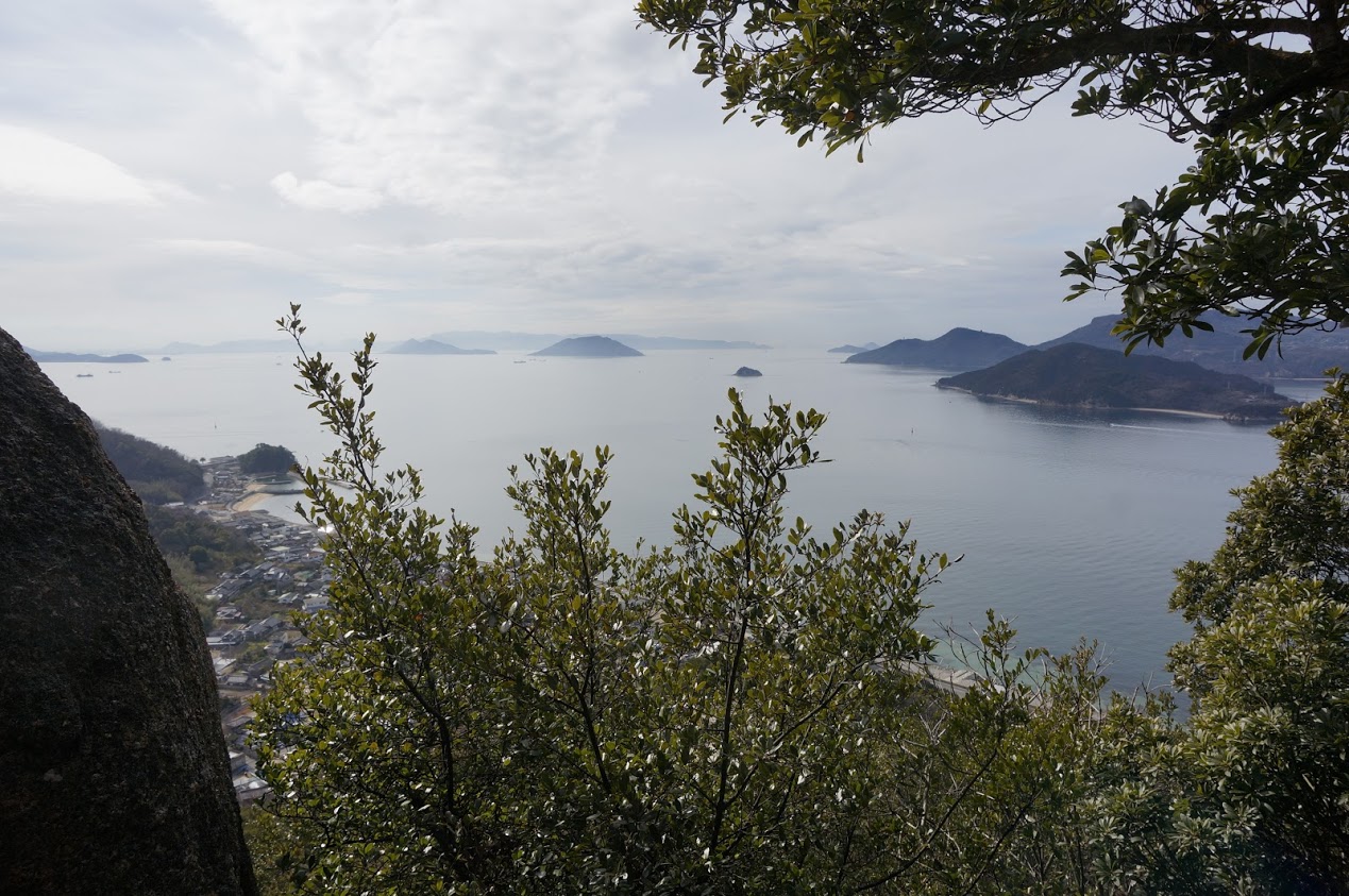 小豆島小瀬地区重岩不動山から見る瀬戸内海の眺望