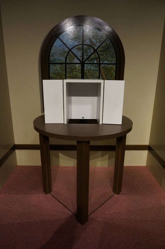 神戸トリックアート 不思議な領事館　錯視の世界　マジックテーブル