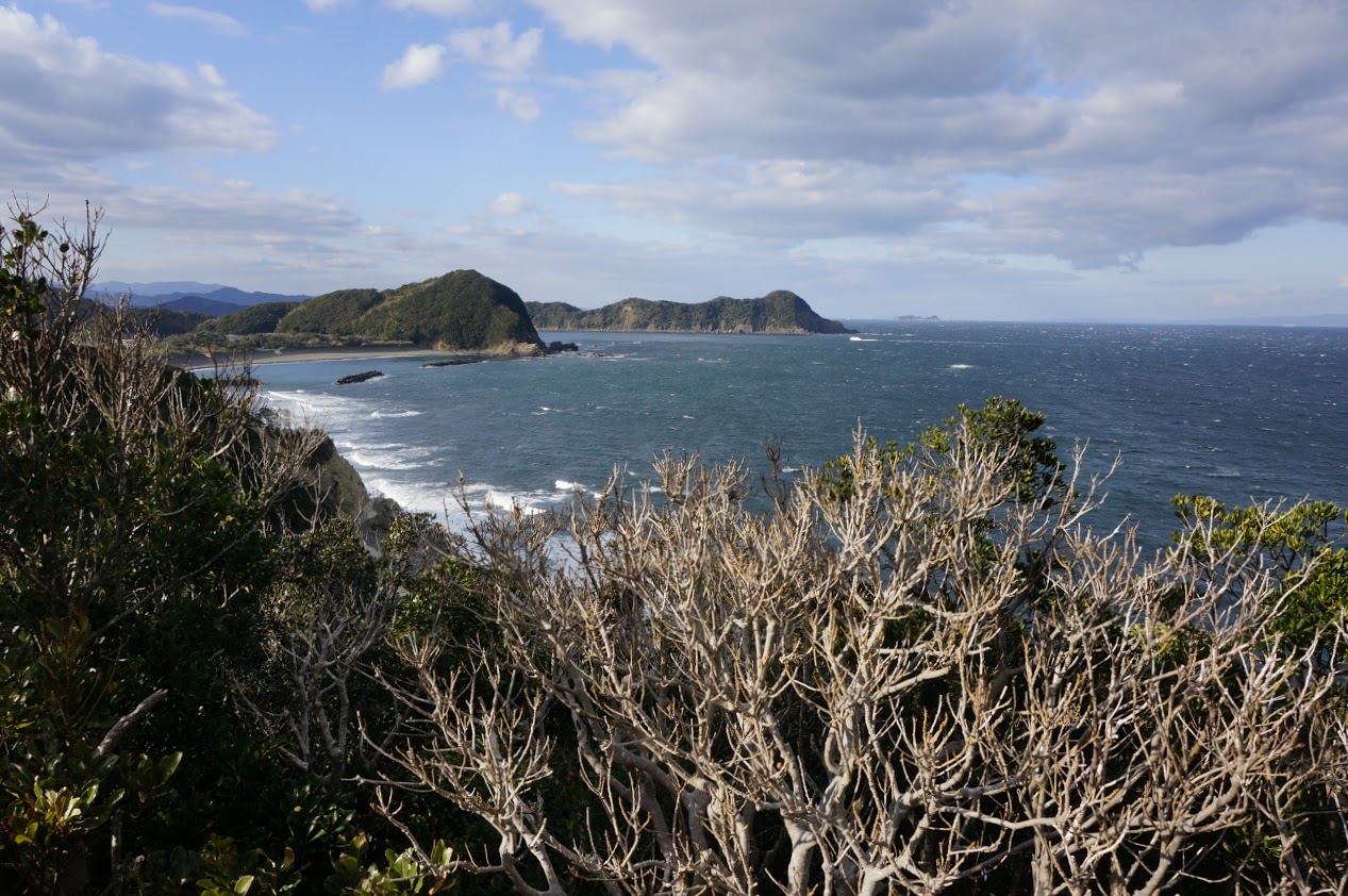 蒲生田岬灯台から見た橘湾