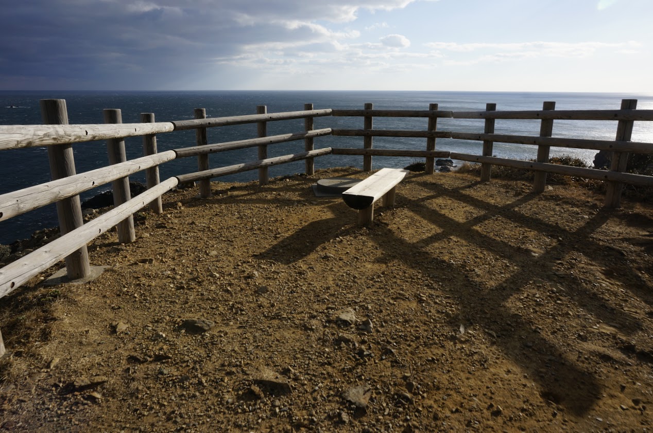 蒲生田岬灯台のベンチ