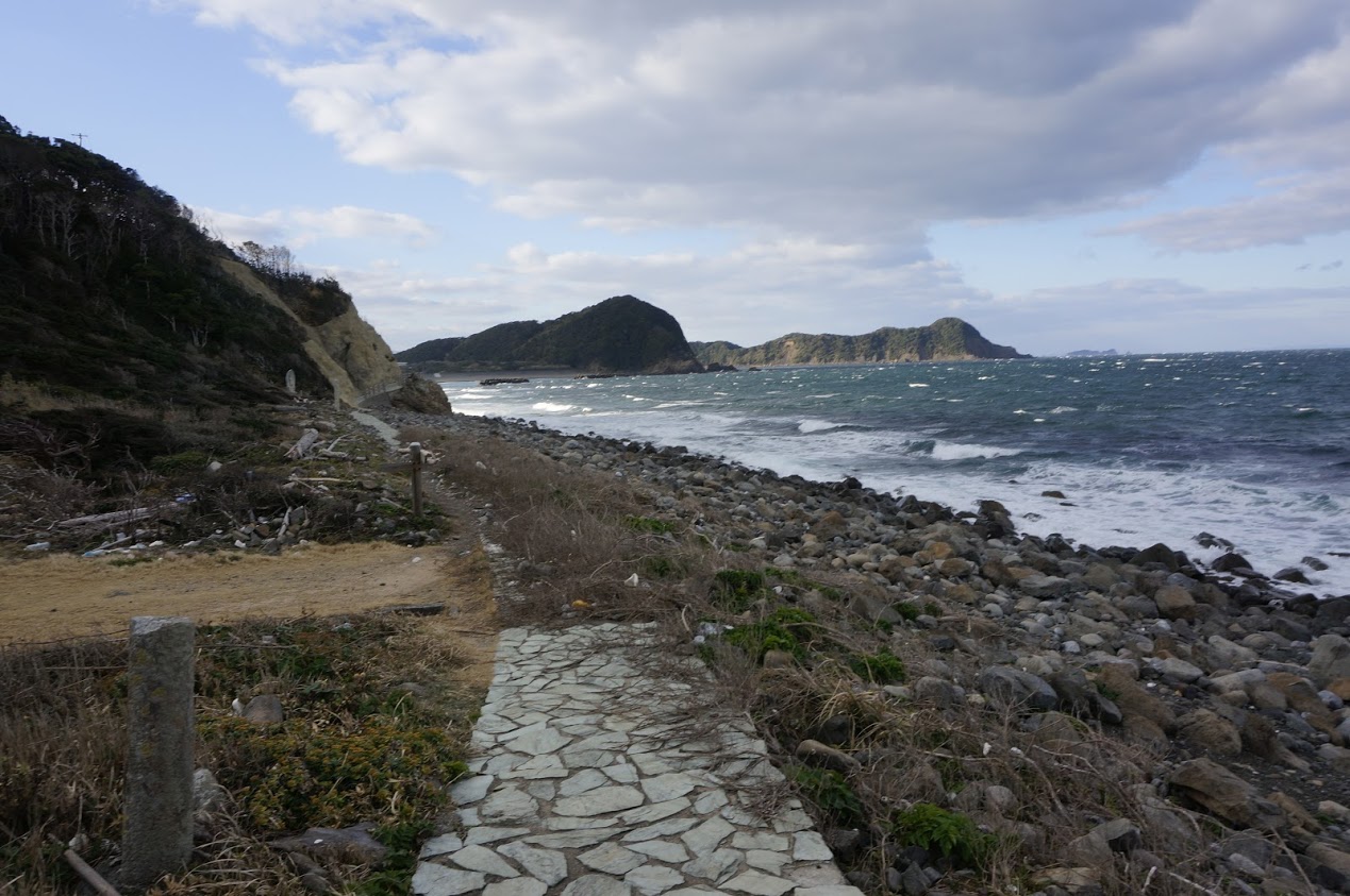 蒲生田岬灯台への遊歩道