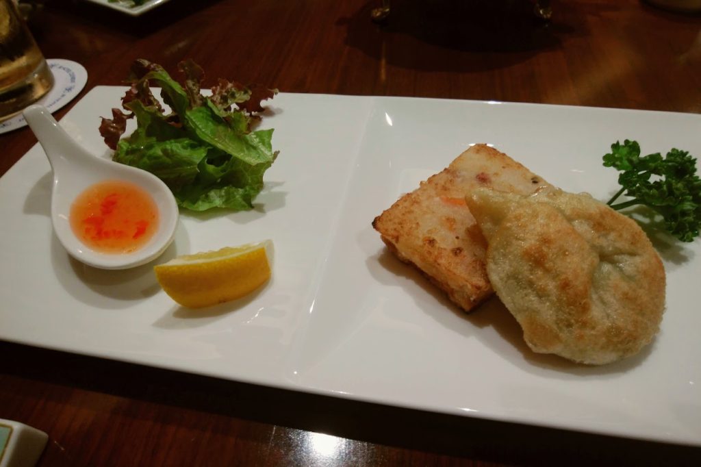 JRクレメント高松2F桃煌美味いもんコース　香川県産葱風味パイと大根餅