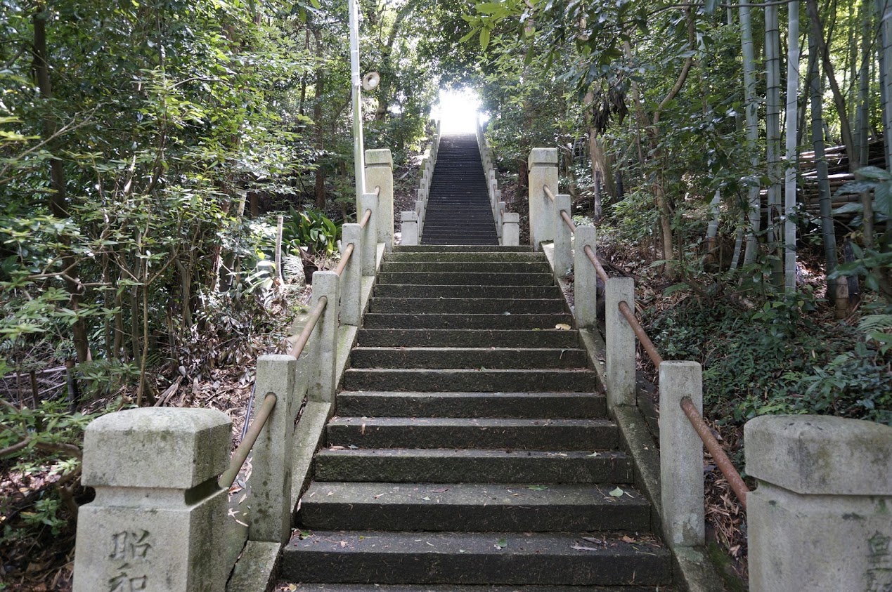地主神社の階段