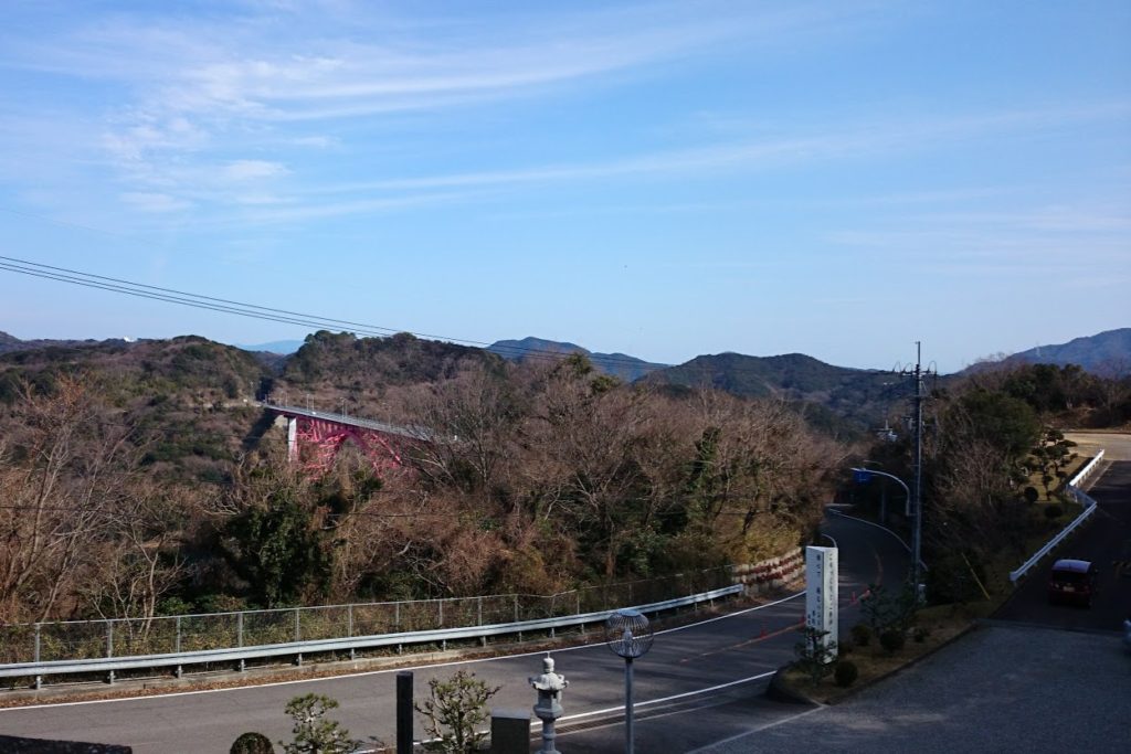 成田山徳島分院光輪寺から小鳴門橋