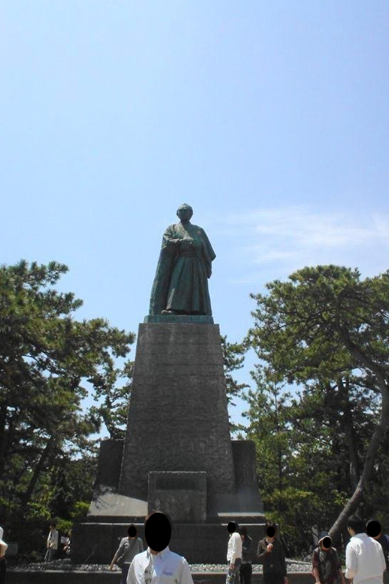 桂浜の坂本龍馬像（2006年）本山白雲作