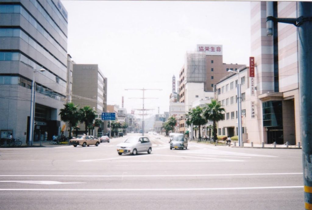 2000年代初頭の高知駅前