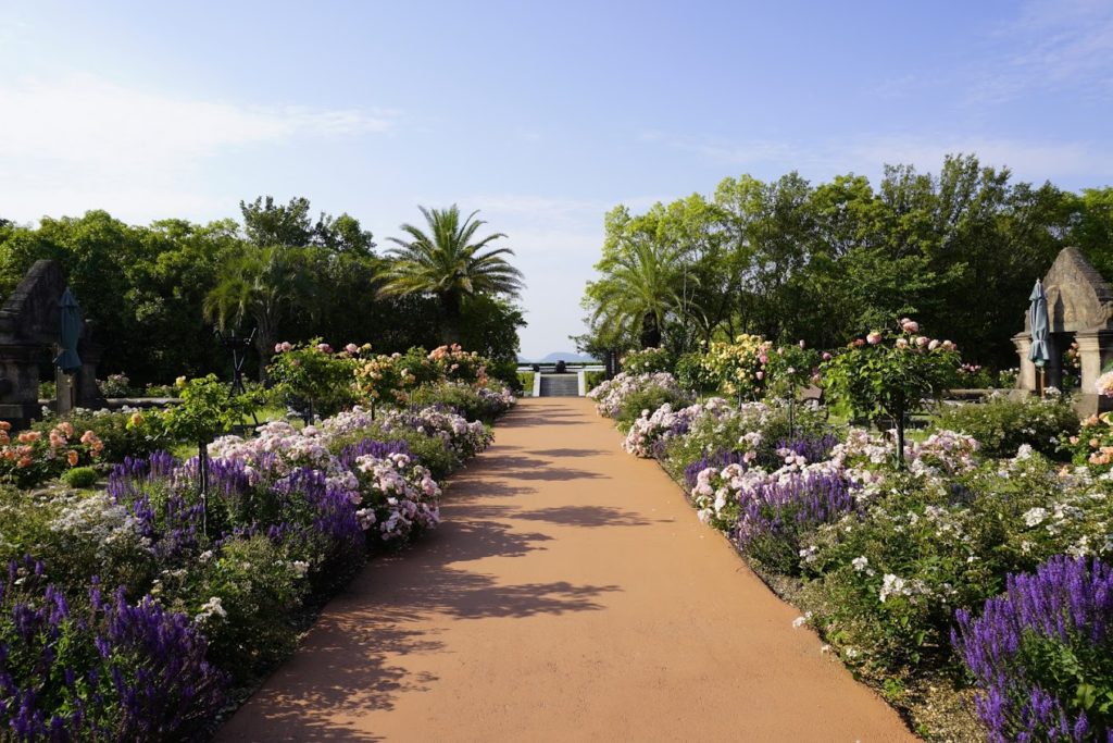 レオマ オリエンタルトリップ大バラ庭園　十二支展望台