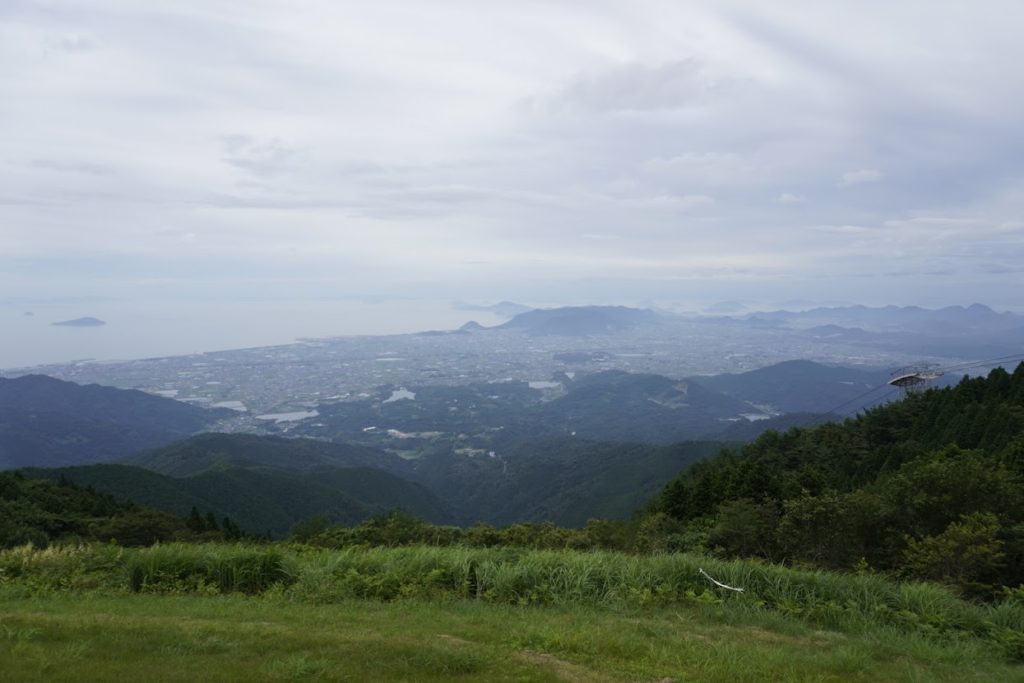 雲辺寺山頂公園から北側　荘内半島、紫雲出山が見える