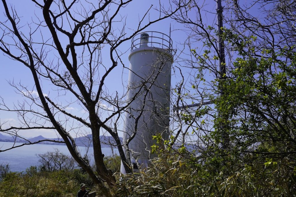 女木島岬の白灯台
