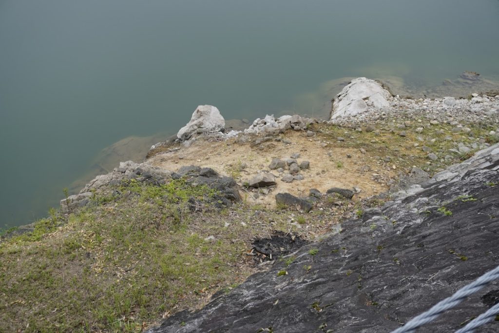 満濃池おちょうな岩の跡