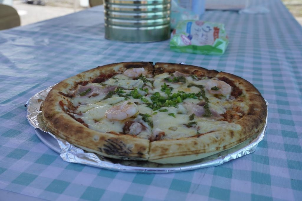 粟島のピザ