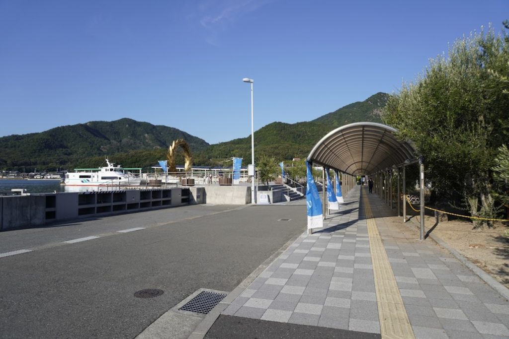 小豆島土庄港高速船乗り場への道