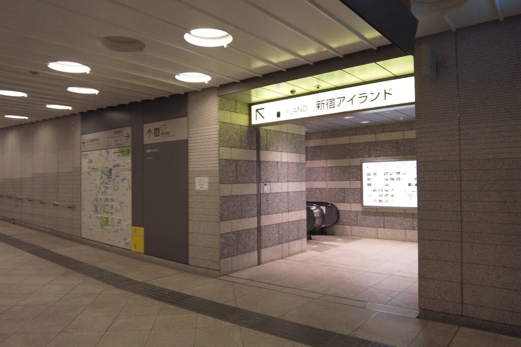 西新宿　タイムズアベニュー　新宿歩行者専用道第2号線　新宿アイランド