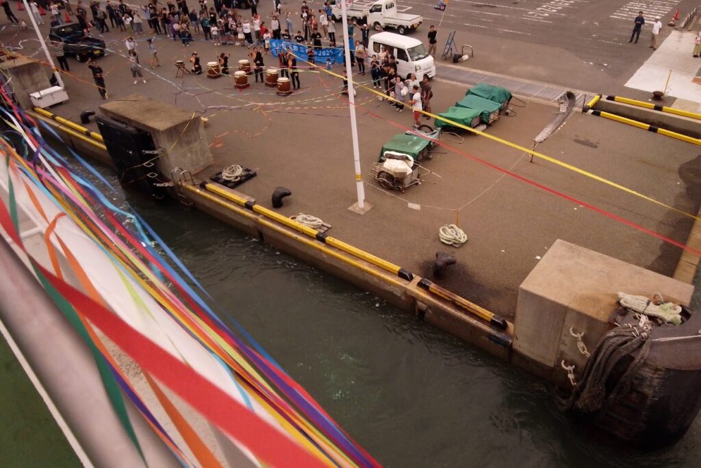 土庄港の出航とお見送り