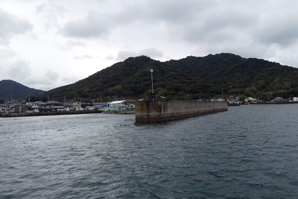 詫間須田港の出航とお見送り