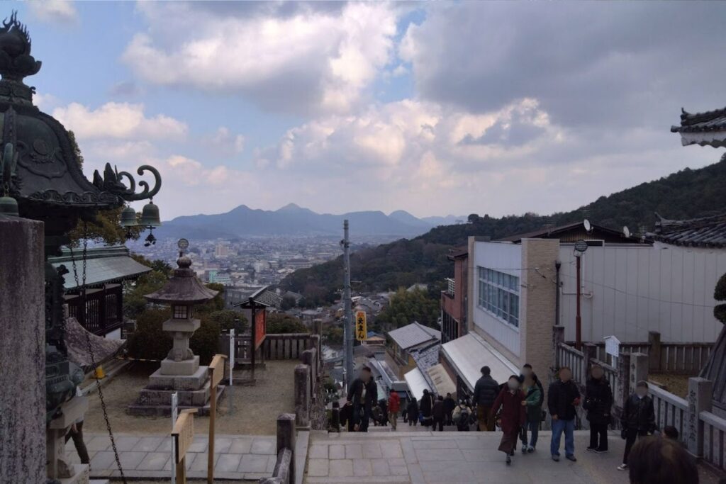 金刀比羅宮表参道石段 大門前から