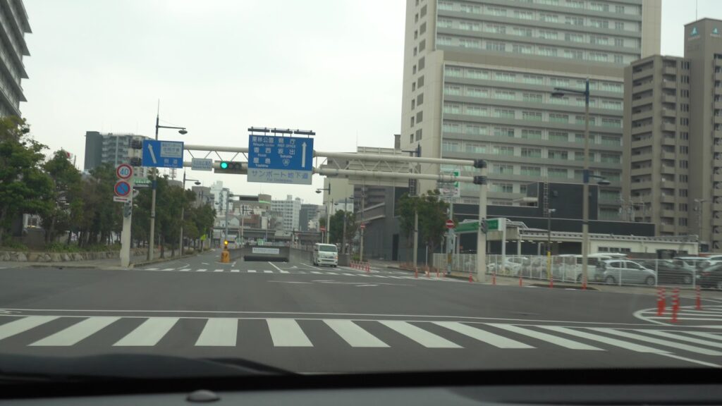 かがわマラソン　カネミツブルーライン　サンポート地下道