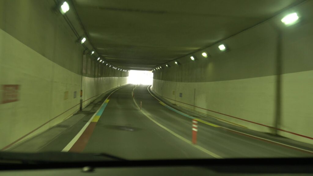 かがわマラソン　カネミツブルーライン　サンポート地下道