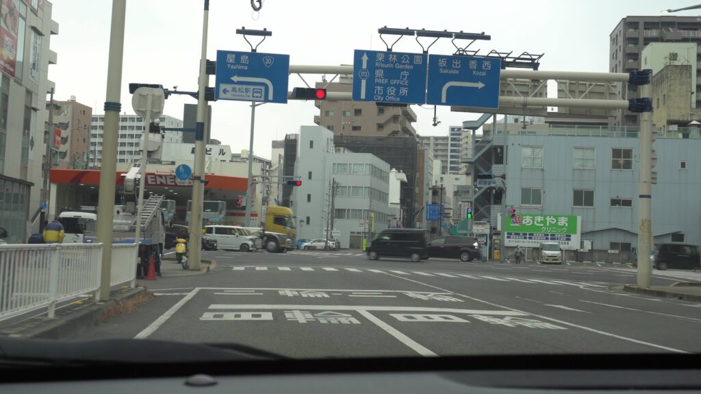 かがわマラソン　西内町交差点を左折