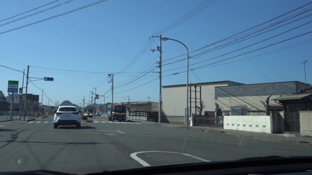 かがわマラソンコース 左折して県道176号線(産業道路)へ