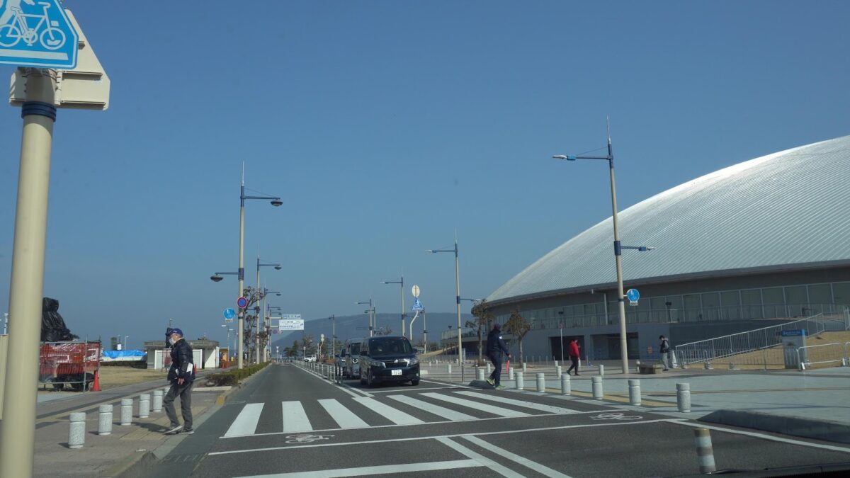 かがわマラソンコース　あなぶきアリーナ香川でフィニッシュ