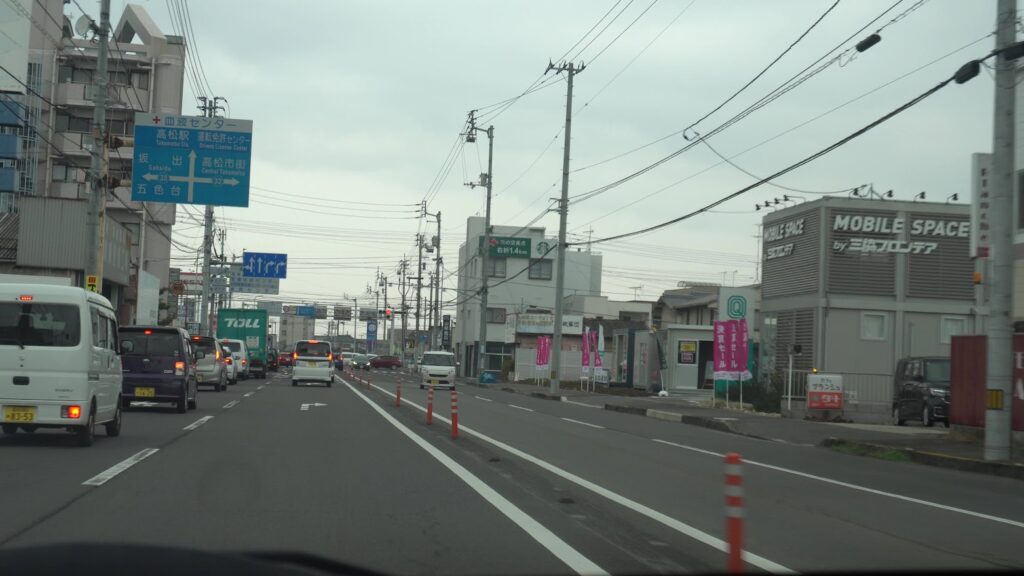 かがわマラソンコース 郷東町交差点を右折